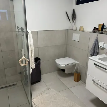 Souterrain Heimersdorf Apartament